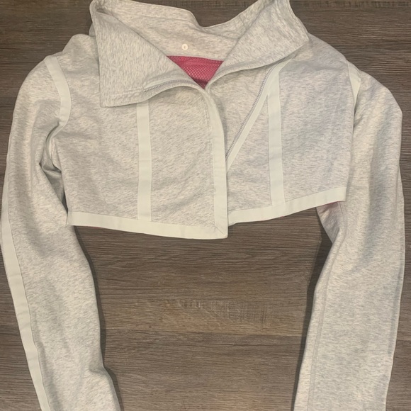 lululemon athletica Tops - Lululemon super cropped shrug style jacket-super cute -S